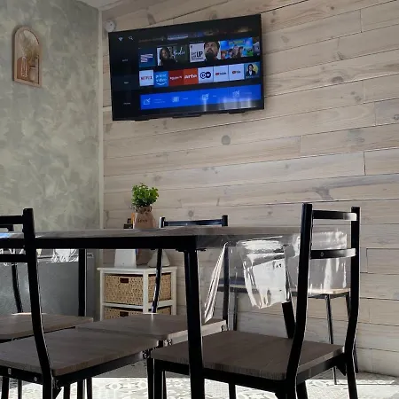 - 4/6 Personnes Avec Exterieurs Apartment